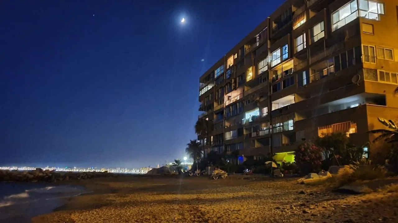 Apartamento La Perla en Playa Semi privada Benalmádena España