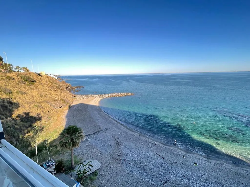 Apartamento La Perla en Playa Semi privada Benalmádena