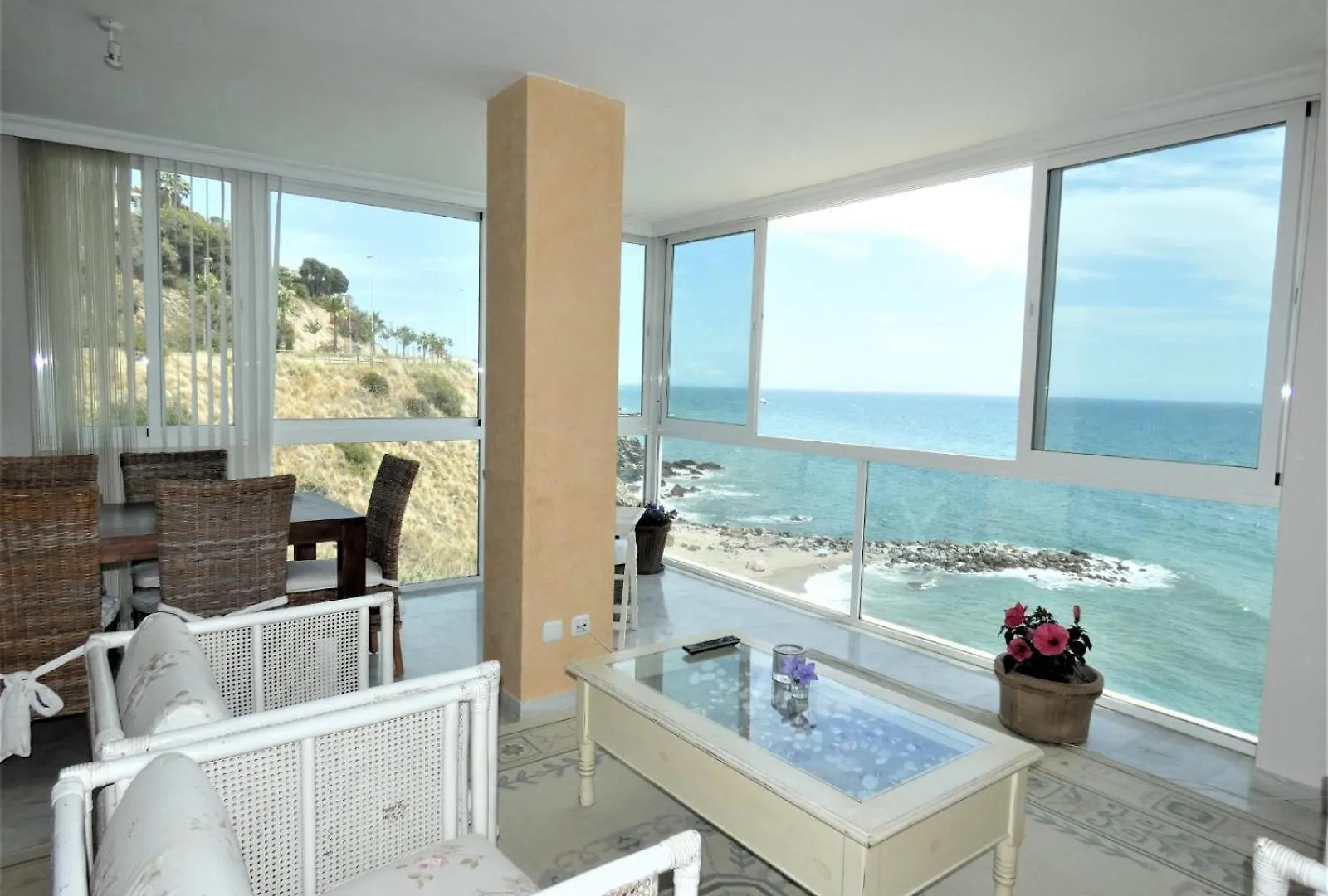 Apartamento La Perla en Playa Semi privada Benalmádena 0*,